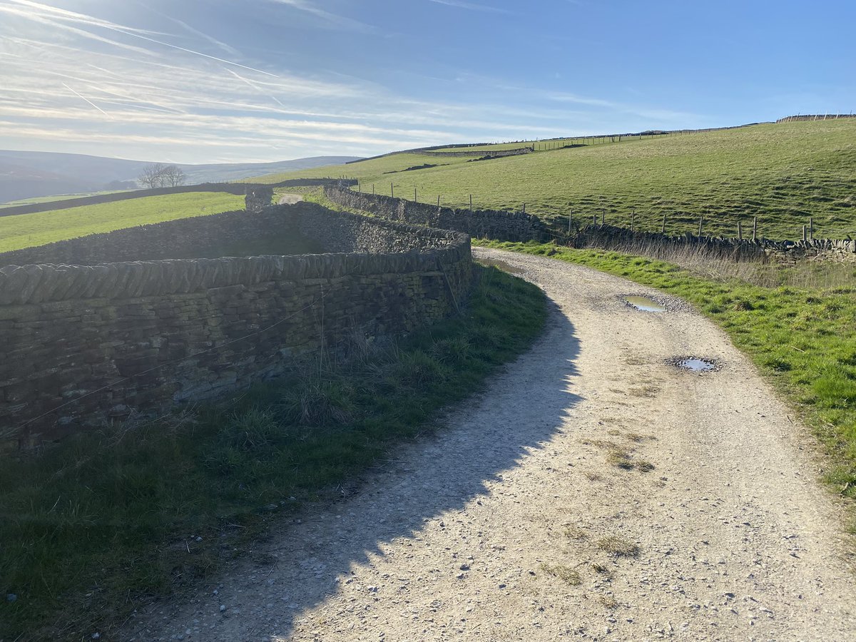 improvemydiet's tweet photo. After work #ExerciseWalk
Embracing the longer days and beautiful blue skies. https://t.co/JQu4BhWhVF