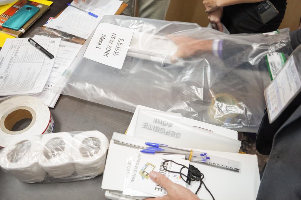 #Politica
MATERIALES ELECTORALES PARTEN MAÑANA AL EXTERIOR 
puntoinformativopy.com/news/news.php?…