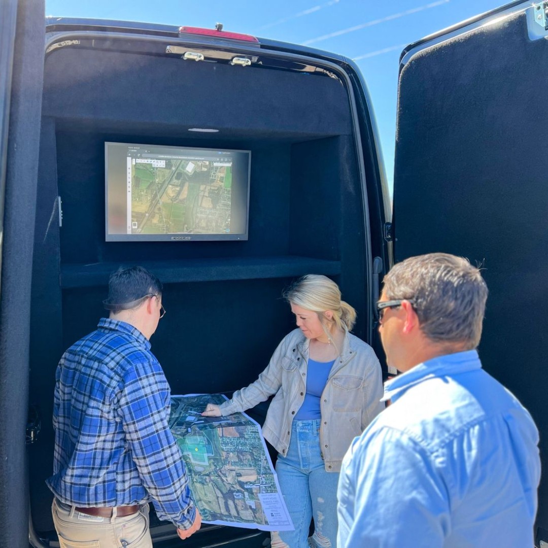 T&H Principal/PM Chad Grass on the ground at the White House Business Park! We are proud to be a part of the Business Park and the opportunity it brings to the #WhiteHouseTN and #RobertsonCounty! Thank you, #TeamTN @GrowInRobertson @TNECD, for including us! #growinrobertson