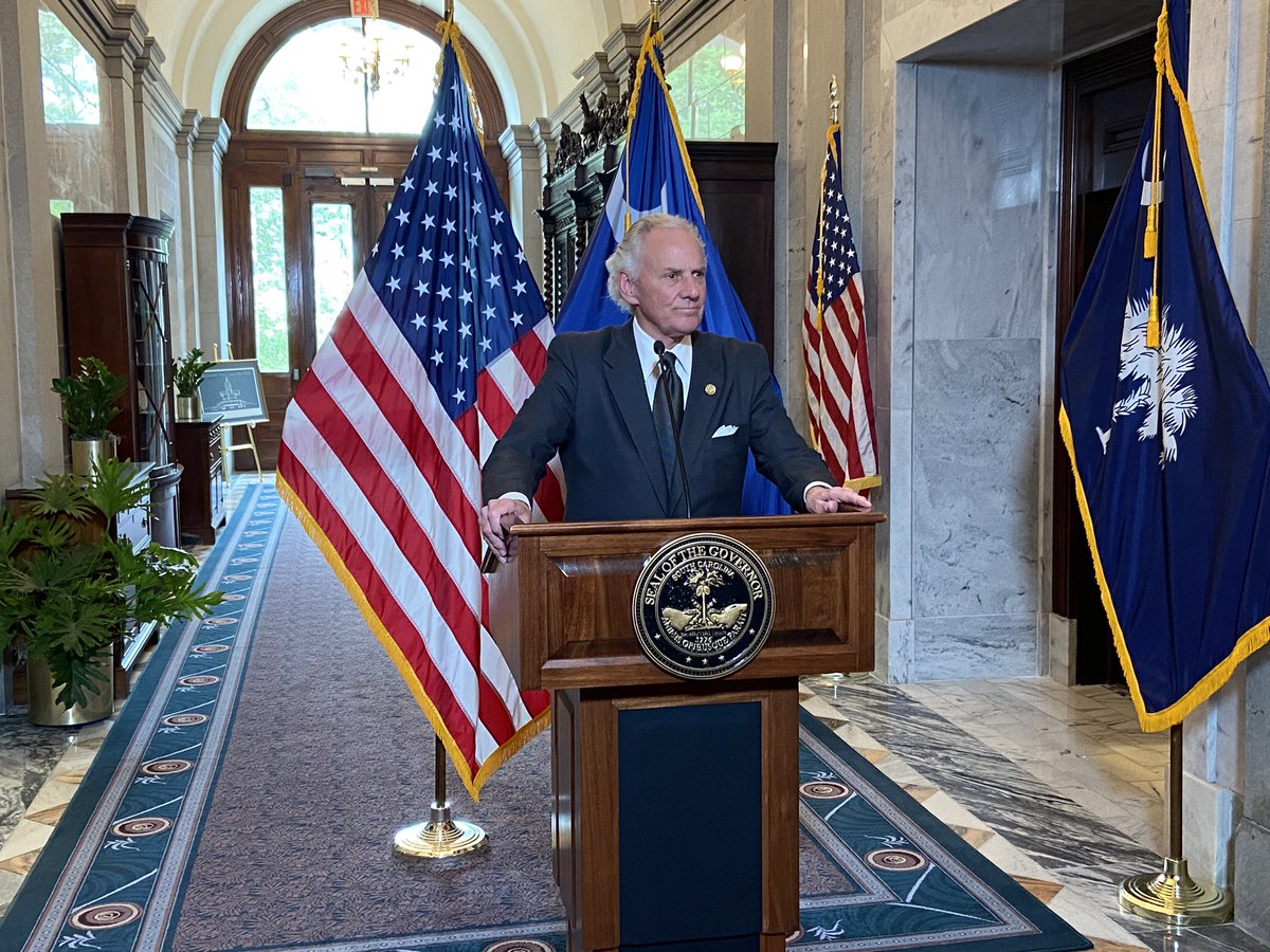 MaryGreenNews's tweet photo. Gov. @henrymcmaster calls on SC lawmakers to get bills on bond reform + to keep guns away from criminals + minors to his desk by the legislative session’s end in May: “The legislature should not leave this town without passing those new laws to protect the people of our state.” https://t.co/Fh8MEyUzqu