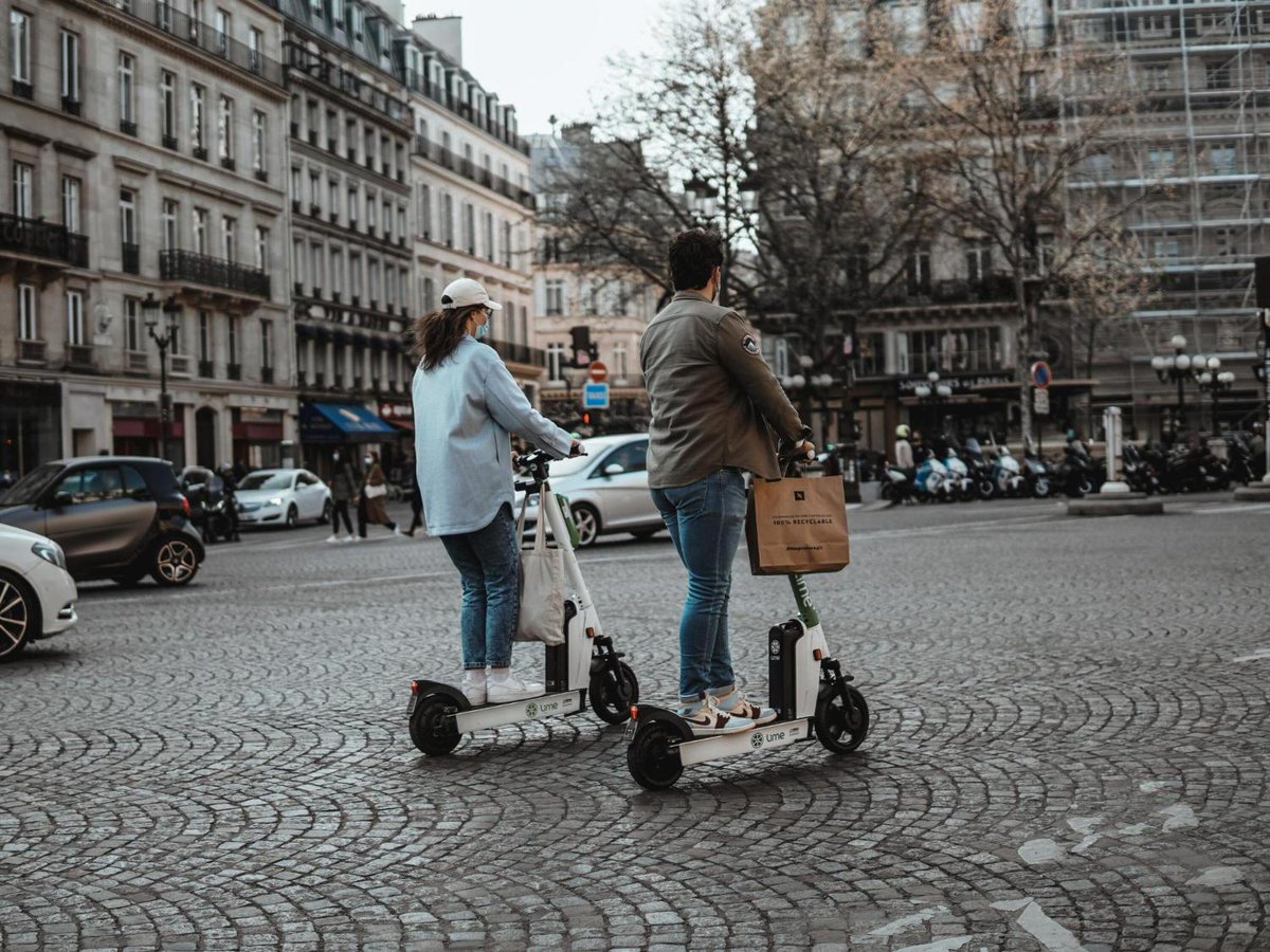 Les trottinettes en libre-service vont être interdites à Paris timeout.fr/paris/actualit…