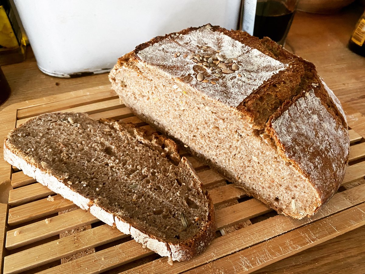 RobPennWildwood's tweet image. Baking with rye flour... new to me. I've added 30% rye to a mix of white and wholemeal YQ grown and milled next door. It's a bit worthy, but delicious.
#sourdough #bakeyourown
#takebackcontrol