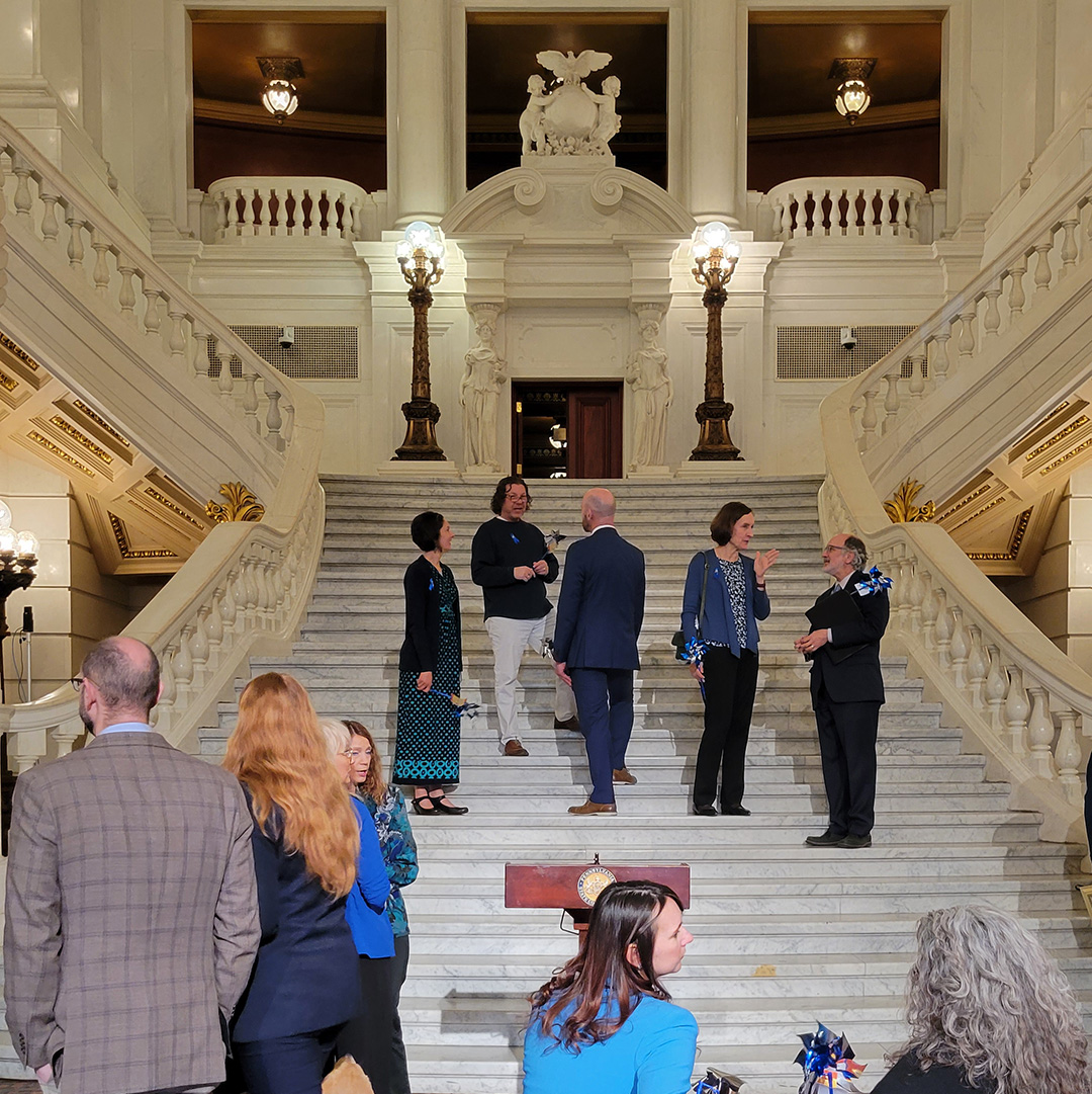 VoceTogether's tweet photo. Across the state, we ALL have a job to keep children safe and supported. This morning, we joined our friends and partners in the advocacy community, adding our voice to many others and reminding everyone action is needed. If you see or suspect child abuse, call 1-800-932-0313. https://t.co/epCmvWRy2I