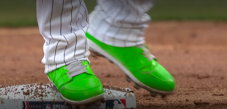 Ted on X: #WhiteSox Yoan Moncada with lime green Jordan 1 cleats on today.  Absolute fire.  / X