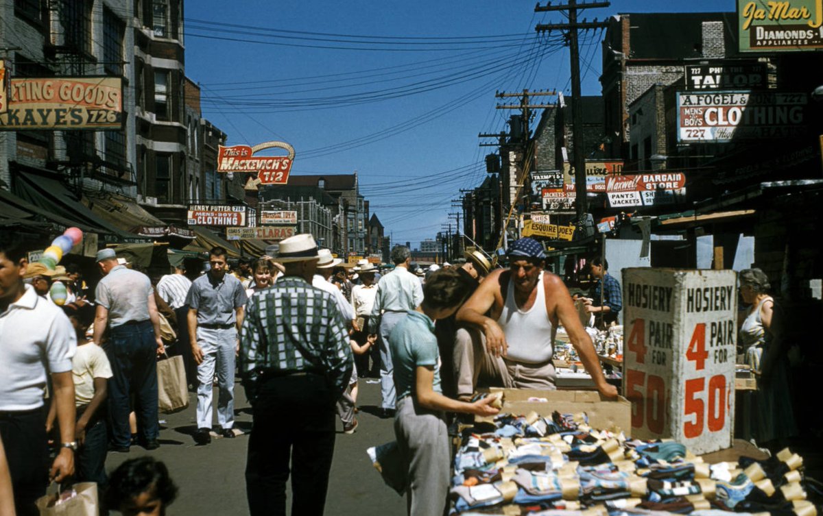 backwards_river's tweet photo. Maxwell Street, Chicago 1957 https://t.co/oKZ3JXoUjE