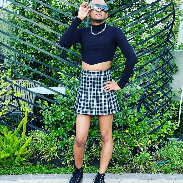 ClintonStanfor9's tweet photo. What's your take on me looking like this #livingmybestlife https://t.co/d4Y6ShDSx3