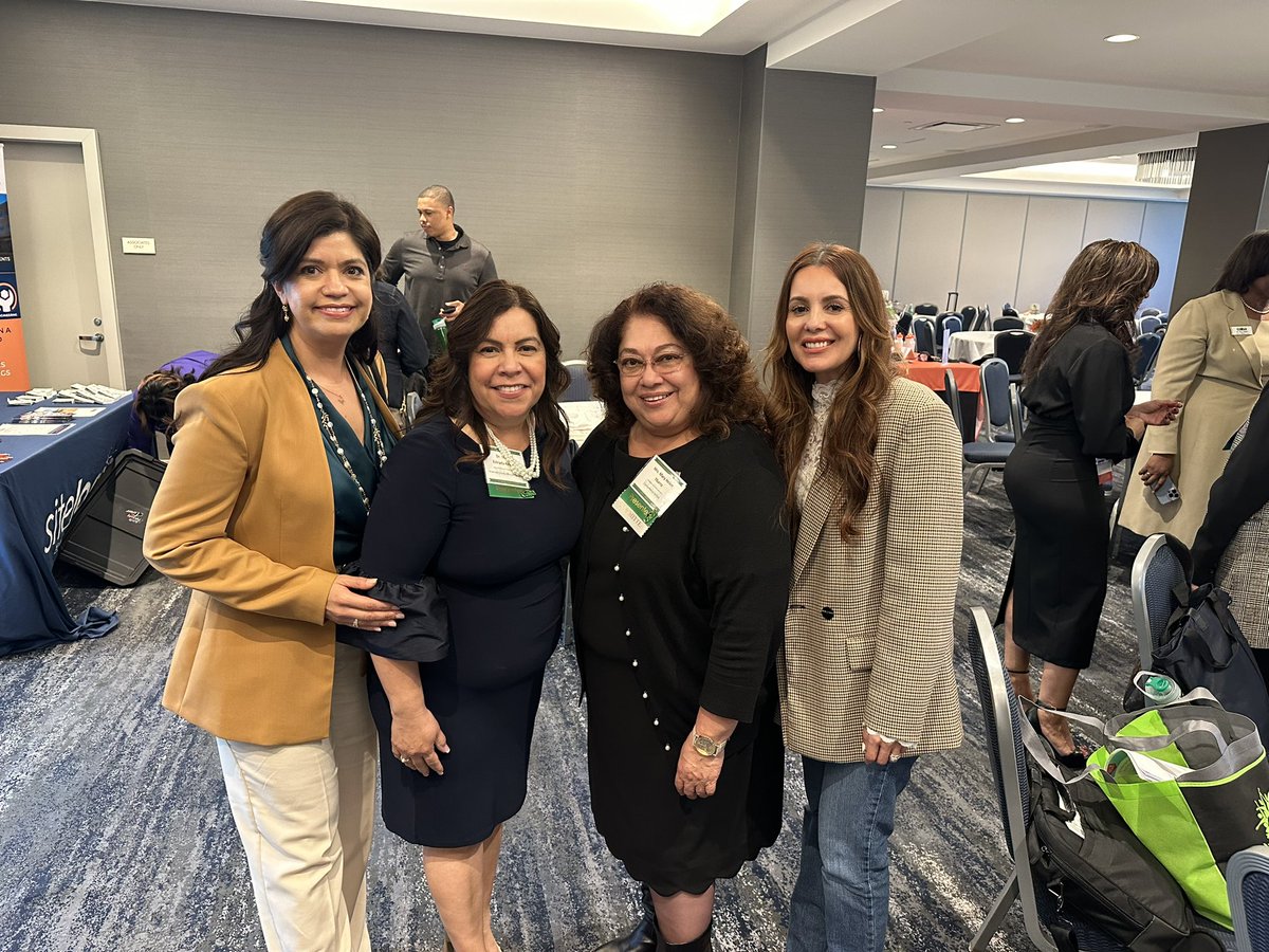 AlmaCCastro's tweet image. Building, bringing and bonding with my brilliant hermanas 
@CALSAfamilia @CalsaWln 
Women’s Leadership Symposium with amazing workshops, @MaryPtamary, @ursula19398794 inspiring speakers, @LupitaCAlcala, Keynote @sylviafmendez American Civil Rights Activist. #calsa #womenleaders