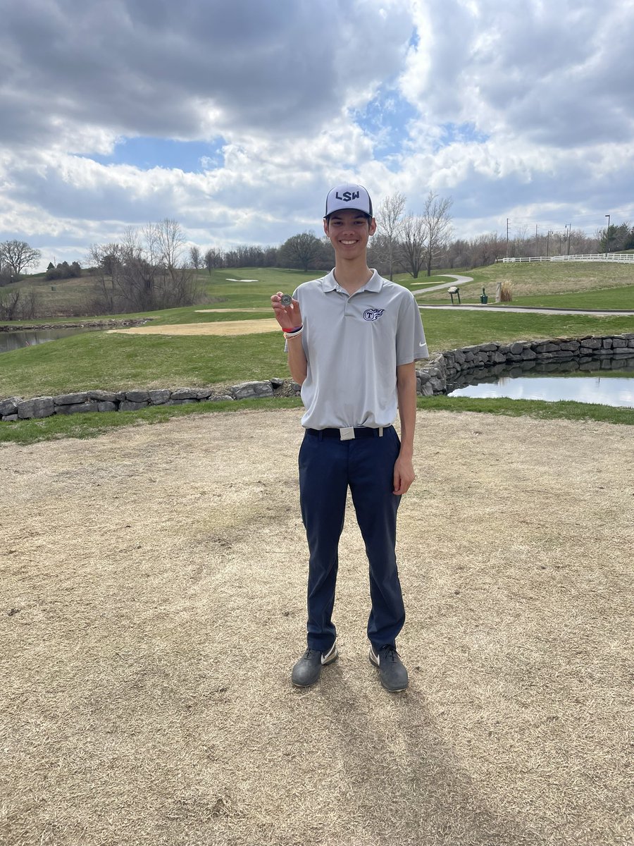 coachwags2's tweet photo. The #Titans break the school record today with a score of 299 and get the dub at the Grain Valley Inv. Congratulations to sr Jaden Cox 5th 76, sr Josh Lumby 3rd 72 and sr Justin Andrews 2 nd 71. @LSWestAD @LSWSportsUpdate 
#ProudCoach
#KeepSweepinTheShed https://t.co/aUheYZwbC5