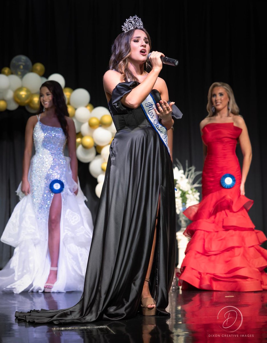 shaybwallace's tweet photo. Congratulations to Nyiah Landfair on being named 2023 Miss Olive Branch and to Rebekah Wallace on a successful year. Both are @TweetDCS_CHHS seniors! #RESPECTTHEHILL (Photos by Dixon Creative Images) https://t.co/uHErLSr7ak