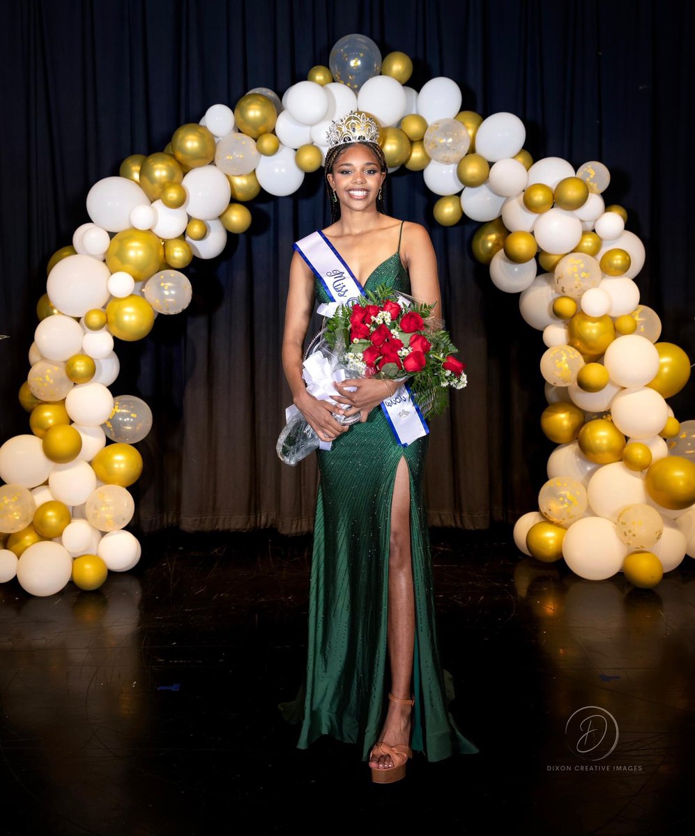 shaybwallace's tweet photo. Congratulations to Nyiah Landfair on being named 2023 Miss Olive Branch and to Rebekah Wallace on a successful year. Both are @TweetDCS_CHHS seniors! #RESPECTTHEHILL (Photos by Dixon Creative Images) https://t.co/uHErLSr7ak