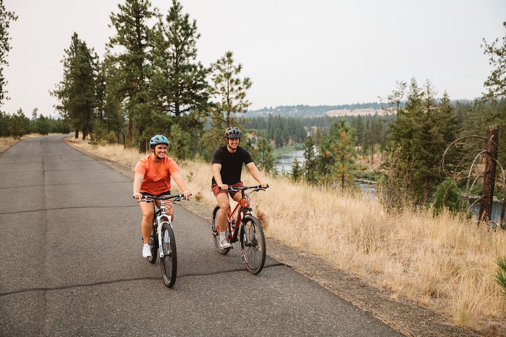 you 🤝 biking on a paved trail with minimal inclines & massive views Plan your next ride on the Centennial Trail: visitspokane.com/blog/spokane-c… 📸: @bentommat #VisitSpokane