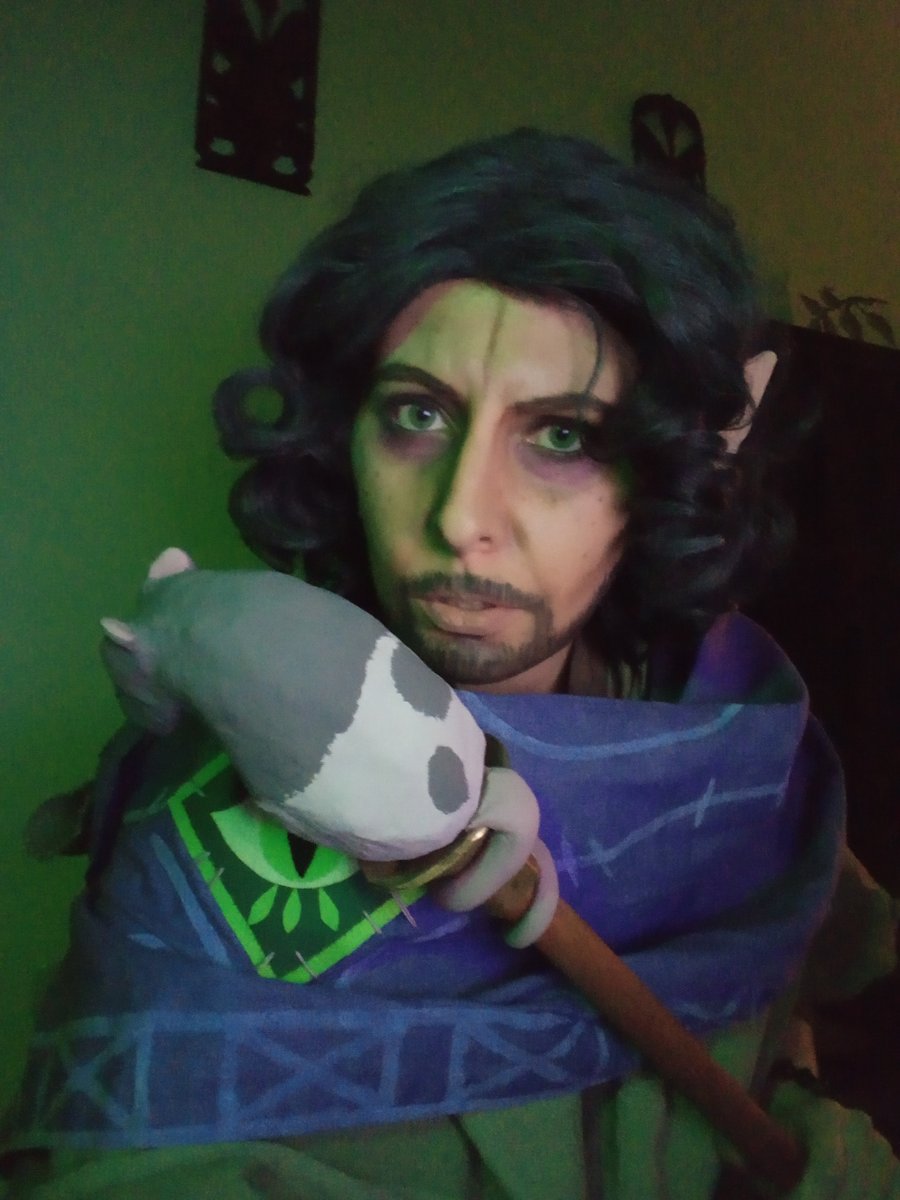 NearlyAlmostDed's tweet photo. TOH finale in 5 days and I'm already losing my mind!
Here are some old pics of my Oracle!Bruno cosplay, I think it's the right time to post them ✌️
Oracle!Bruno is ramshackledtrickster 's idea, find them on tumblr
#TOH #TheOwlHouse #Encanto #Brunomadrigal
#oraclecoven #cosplay https://t.co/oH3P9wMv4y