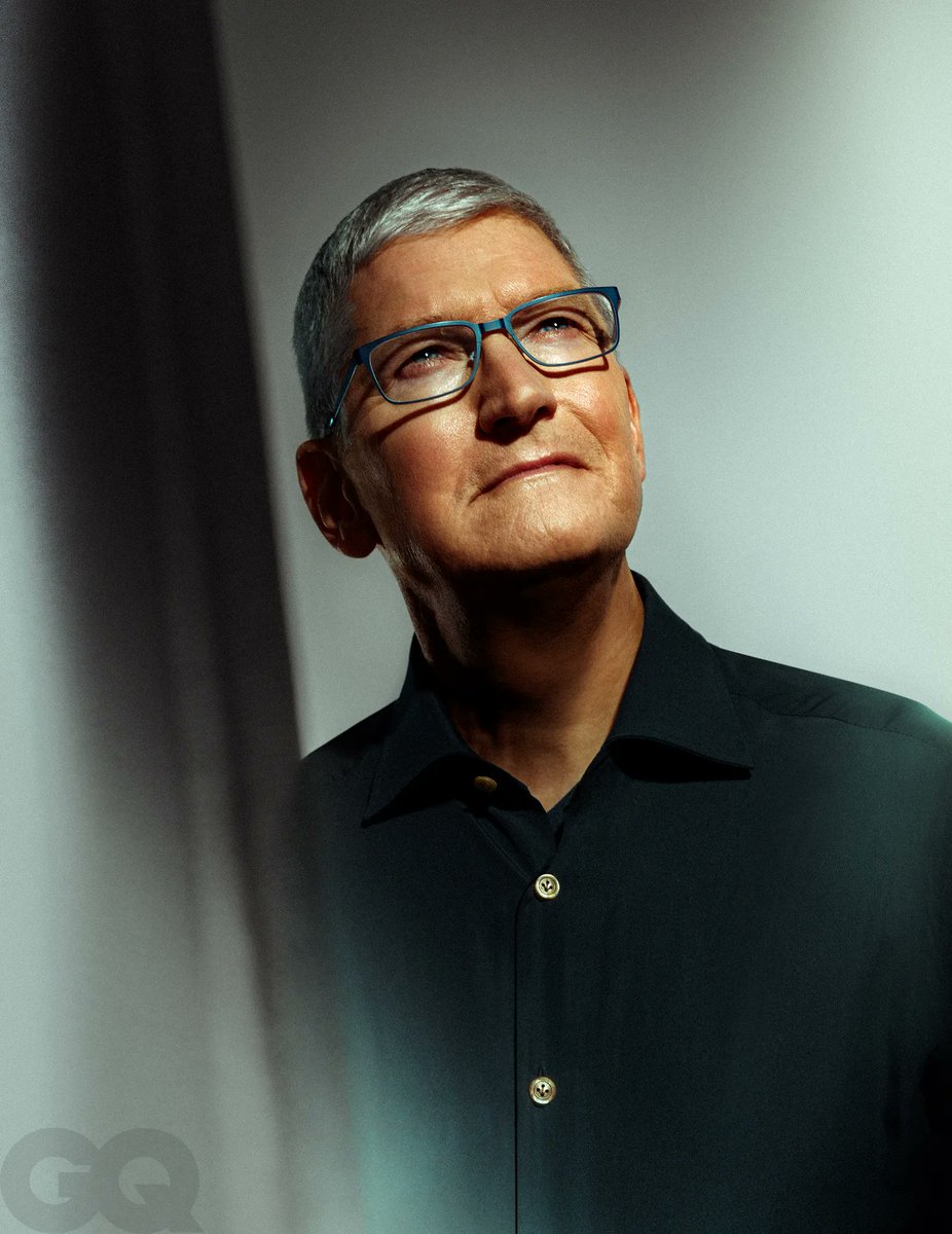 appltrack's tweet photo. "If you’re looking at the phone more than you’re looking in somebody’s eyes, you’re doing the wrong thing."

— Tim Cook, 2023 https://t.co/5ehO3lrGg9