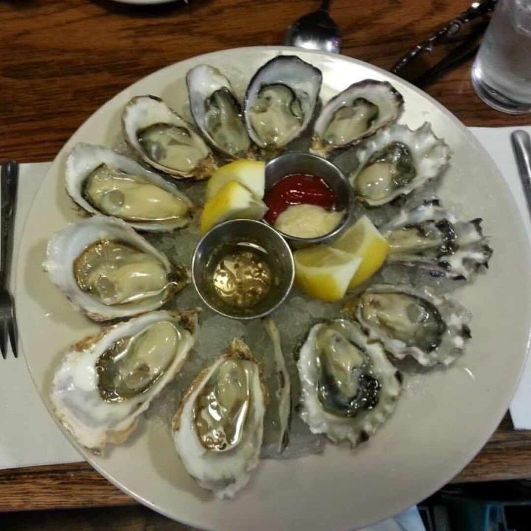 Dan & Louis Oyster Bar tweet media