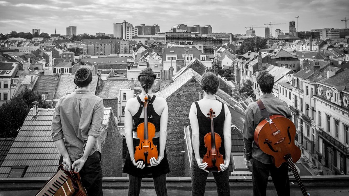Mundofonías (@mundofonias) on Twitter photo Mil mundos🎵🌍
Experimentos sin gaseosa / Jumping without a net
📻 <a href="/radioclasica/">Radio Clásica</a> - <a href="/rne/">Radio Nacional</a>
🗣️ <a href="/joam_antom/">Juan Antonio Vázquez</a>
🎧 mundofonias.com/wp/?p=6595
🎧 rtve.es/play/audios/mi…
<a href="/HelgeLien/">Helge Lien</a> <a href="/chant_records/">Chant Records</a> <a href="/SamarabaloufOff/">Samarabalouf</a>
#MúsicasDelMundo #audiodiversidad #WorldMusic #audiodiversity #MúsicasDoMundo
+ Mil mundos🎵🌍
Experimentos sin gaseosa / Jumping without a net
📻 <a href="/radioclasica/">Radio Clásica</a> - <a href="/rne/">Radio Nacional</a>
🗣️ <a href="/joam_antom/">Juan Antonio Vázquez</a>
🎧 mundofonias.com/wp/?p=6595
🎧 rtve.es/play/audios/mi…
<a href="/HelgeLien/">Helge Lien</a> <a href="/chant_records/">Chant Records</a> <a href="/SamarabaloufOff/">Samarabalouf</a>
#MúsicasDelMundo #audiodiversidad #WorldMusic #audiodiversity #MúsicasDoMundo
+