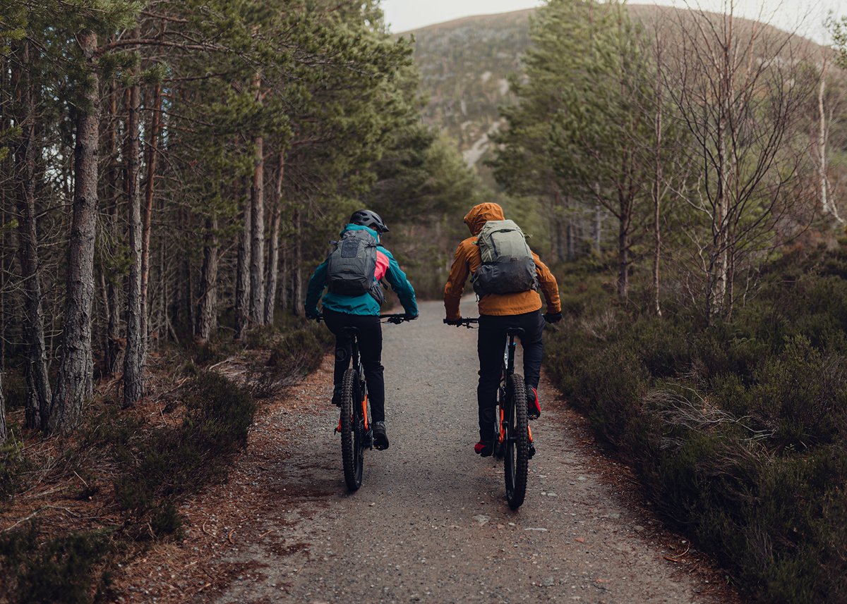 glenmorelodge's tweet image. A1. #SportHour How to incorporate more physical activity into your daily routine? #gobybike Can you ride part of your commute? Or set off for work 30 minutes earlier and a walk in? @sportscotland