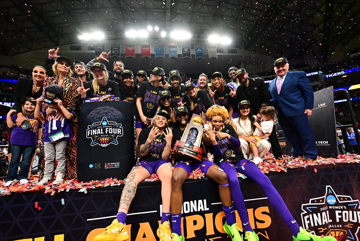 KimMulkey's tweet photo. …and that’s what I came here to do!

National Champions! #GeauxTigers https://t.co/FgRyJeDFVJ