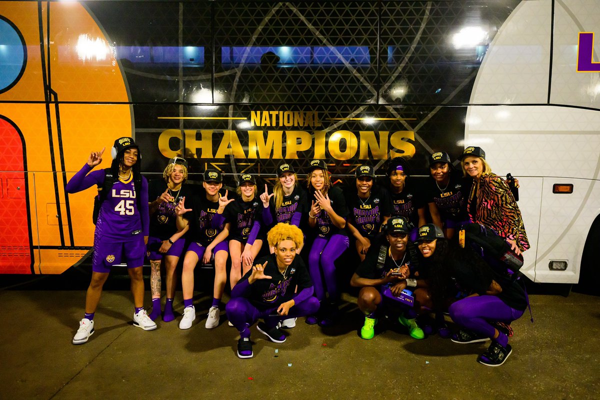 KimMulkey's tweet photo. …and that’s what I came here to do!

National Champions! #GeauxTigers https://t.co/FgRyJeDFVJ
