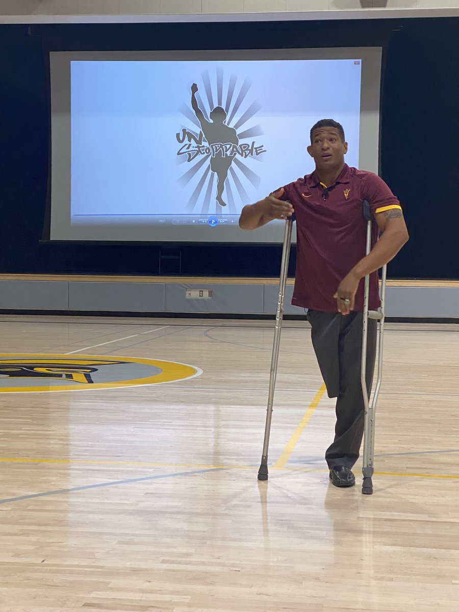 🏆🤼‍♂️Serrano Middle School is so fortunate and blessed to welcome NCAA wrestling champion🥇🤼‍♂️ ESPN commentator, &amp; author of the book UNSTOPPABLE, Anthony Robles, to visit and speak to our scholars today! Thank you, Mr. Robles, for sharing your story and wisdom with us!🤼‍♂️🏆🥇