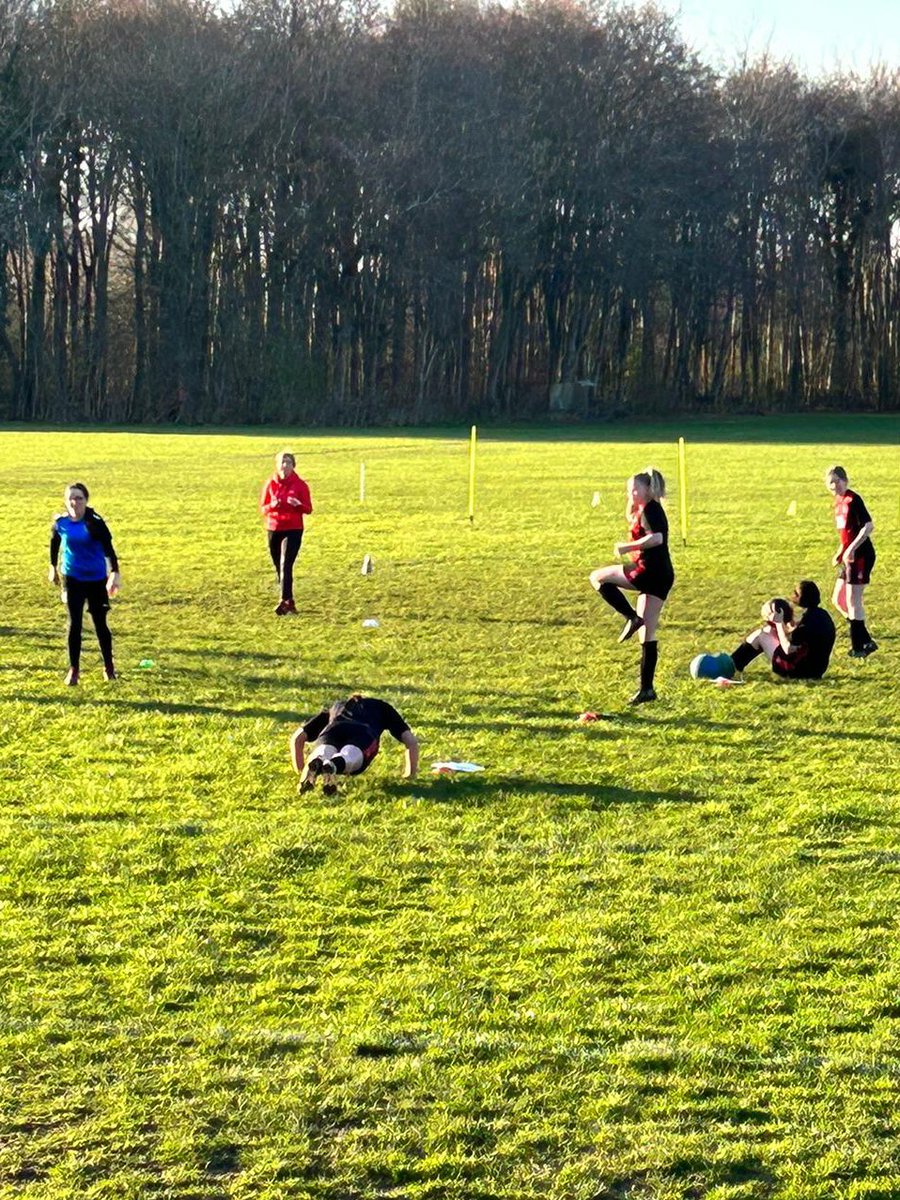 CobrasGirlsFC's tweet photo. After a cancelled game last Sat due to a flooded pitch we were back at @meadowparkfc this evening with a full outdoor session. With the new lighter nights and the evening sunshine, we had 2 hrs of football fitness as well as a practice match. 
#girlswhocan https://t.co/m3g7DXquLm