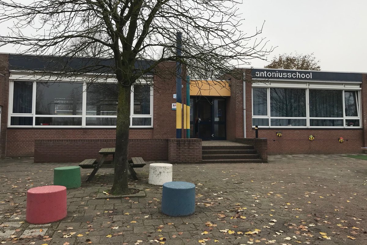 "Fracties gemeenteraad Leudal vragen minister in te grijpen bij herstart school in Buggenum”. Genoeg is genoeg! De situatie rond de basisschool in Buggenum is al zo lang onzeker dat een unaniem signaal namens de fracties van de gemeenteraad Leudal noodzakelijk is geacht.