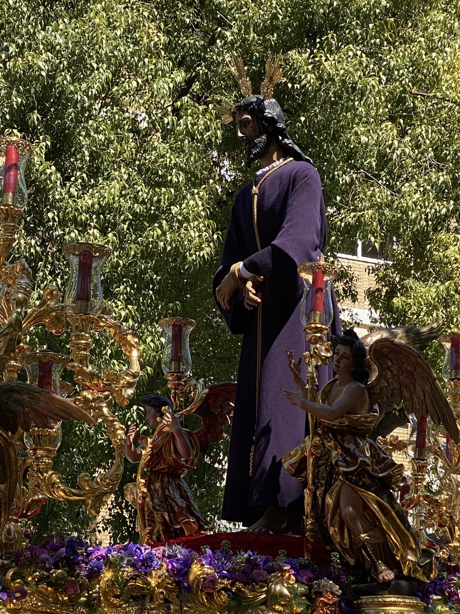 #LunesSanto, recordando el maravilloso artículo de <a href="/pacorob44267408/">pacorobles</a> 

del Cautivo, el Gran Poder extramuros…
#25AniversarioPDAS 
#ASacro 
#TDSCofrade 
#SSantaSevilla23
#SemanaSanta2023 
#SemanaSanta 
<a href="/hdadstagenoveva/">Santa Genoveva</a> 
Aquí, el enlace: sevilla.abc.es/pasionensevill…
📷 <a href="/PepeluArteSacro/">Pepelu G&M</a>