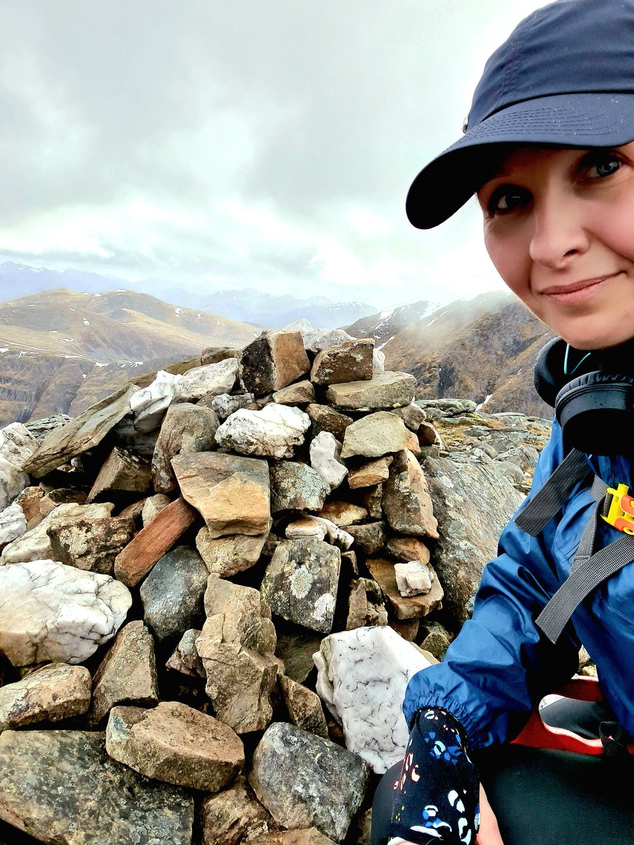 teacherofrebels's tweet photo. Weekend done right. Kira surprised me again. Old dog but managed just fine. She was a great heater over very cold night. Mountains never disappoint. #outdoors https://t.co/BUkfZ8jrgn