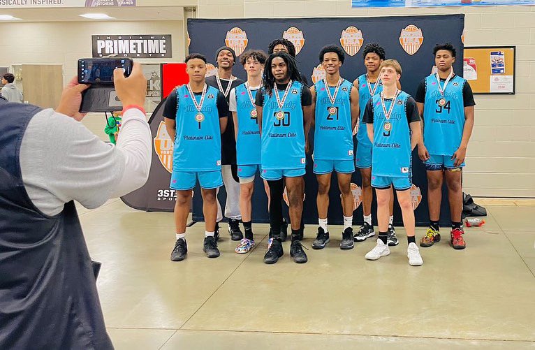 keithmillerjr34's tweet photo. A great way to start off the aau season (4-0) at the @USAYouthHoops tip-off classic.(highlights from over the weekend is below)
@2024Platinum @YSUMensHoops @sclark21_ @Coachbutcher2 @CoachTwann @ClaytonStateMBB @JohnA2334 https://t.co/hYoFojbEuI