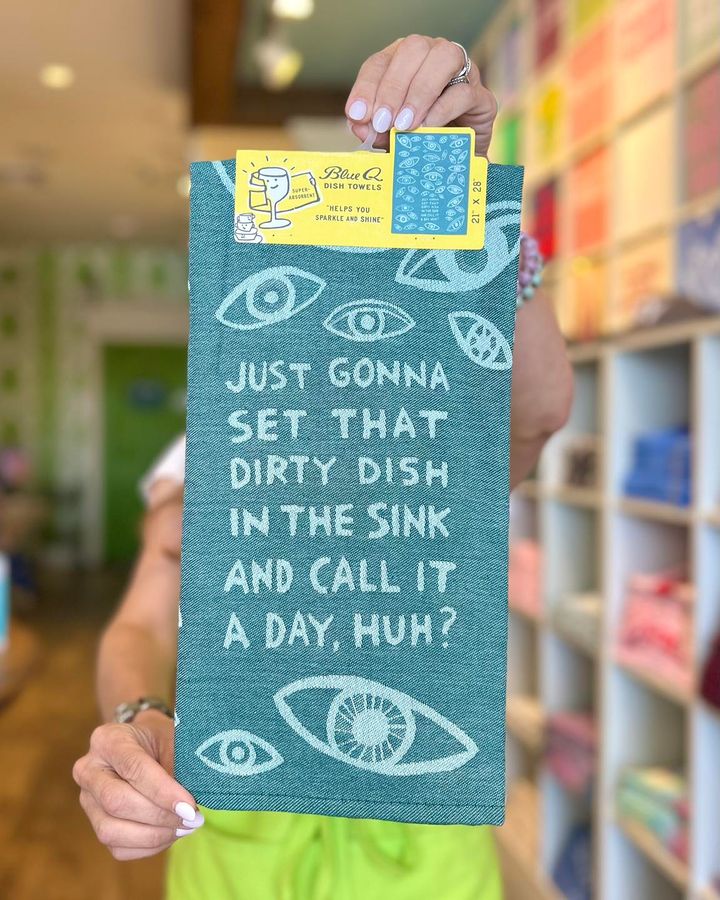 FleurtyGirl's tweet photo. Who can relate? 😅🙋♀️ Remind ‘em to wash their own dang dish with this kitchen towel! Available in stores and online at https://t.co/zdoCbaLsYP 💚
https://t.co/8s5wRRo0NK
#fleurtygirl #kitchentowel #kitchendecor #blueq #shoplocalnola #neworleans #momsofig https://t.co/txXPndVZvJ