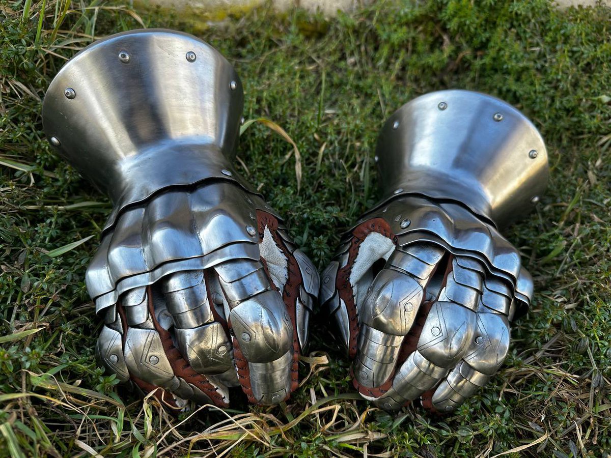 master_uley's tweet photo. #instock #stock #medievalmittes #masteruley    
Size 8-9,5. Material 30 HGSA tempered steel. https://t.co/namH2TTZhe
