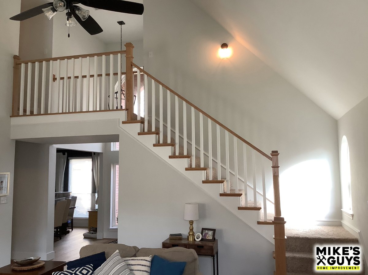 Medford_DB's tweet image. Check out this stair refresh completed as a part of a larger project by our Mike&apos;s Guys team 👌👍 #stairrails #stairremodel #homeremodelingdfw