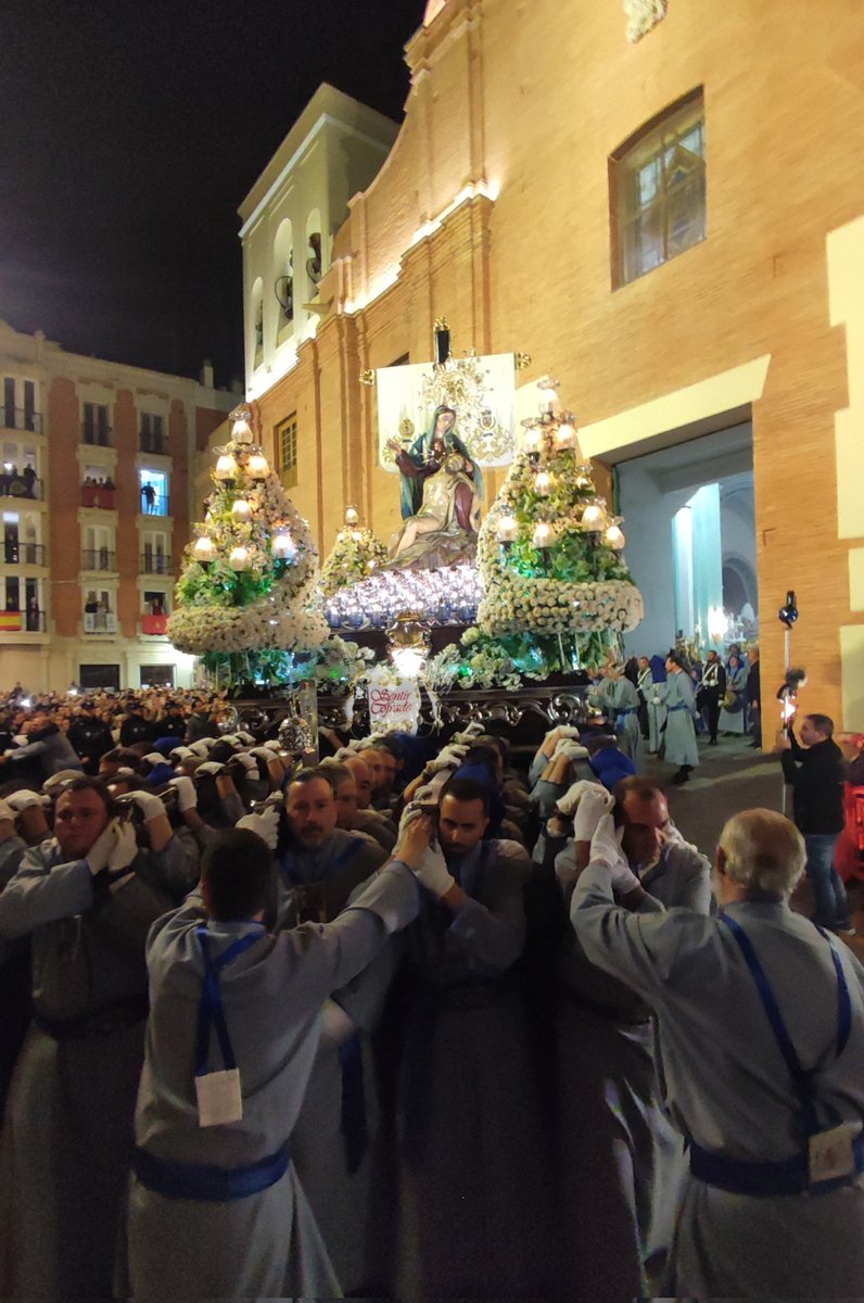 SCMurcia's tweet photo. 🔴 #EnDirecto #CARTAGENA
Miles de personas acompañan a la #VirgendelaPiedad en su salida, conocida como la #procesión de #lasPromesas
Es el primer cortejo de esta #SemanaSanta organizado por los #Marrajos.No hay calificativos suficientes para describir lo vivido...
#SSMurcia23 https://t.co/yzS7La57UF