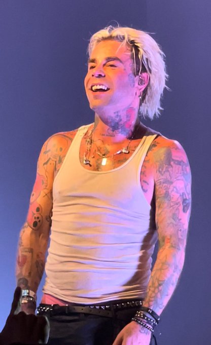 Last night was a dream. I wish we could&rsquo;ve gone to the after party too, but it was still an amazing show<a href="/tag/lipstick"class="tags"><span>#lipstick</span></a><a href="/tag/red"class="tags"><span>#red</span></a><a href="/tag/complimentary"class="tags"><span>#complimentary</span></a><a href="/tag/gotitforfree"class="tags"><span>#gotitforfree</span></a><a href="/tag/madeforall"class="tags"><span>#madeforall</span></a>