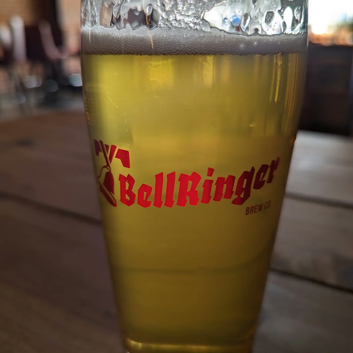 Smoking_Hot_Dad's tweet photo. Just another quick one.... Another great Pale Ale, this one by @bellringerbrewco

#beer #paleale #mondaybeer #lunchtimebeer #ale https://t.co/Z6ejqxkQGB