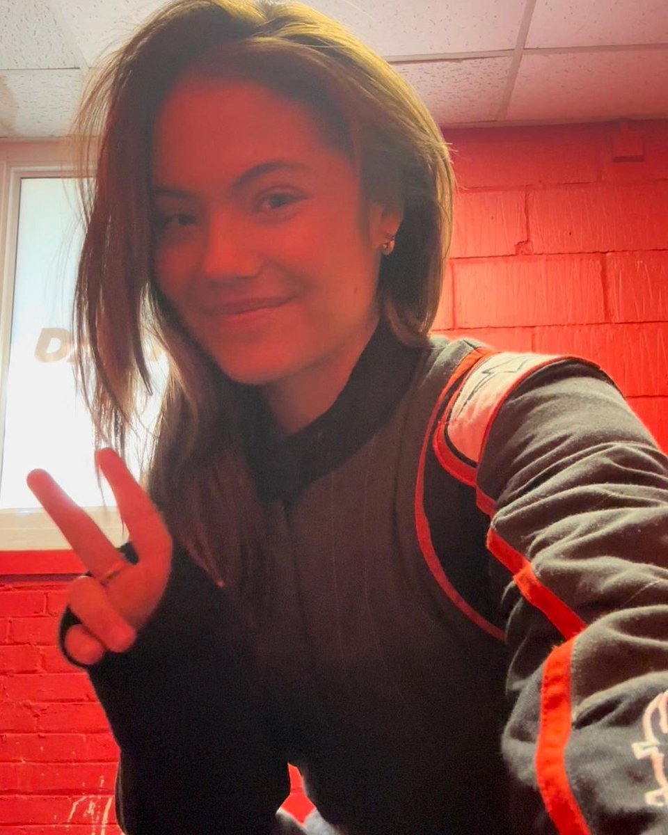 RaducanuNews's tweet photo. 1/2 Emma on Instagram
'reviving the cooler emma in a different type of workout :) #babymartian #mybiceps'
#Raducanu | #EmmaRaducanu https://t.co/3pedZniLvf