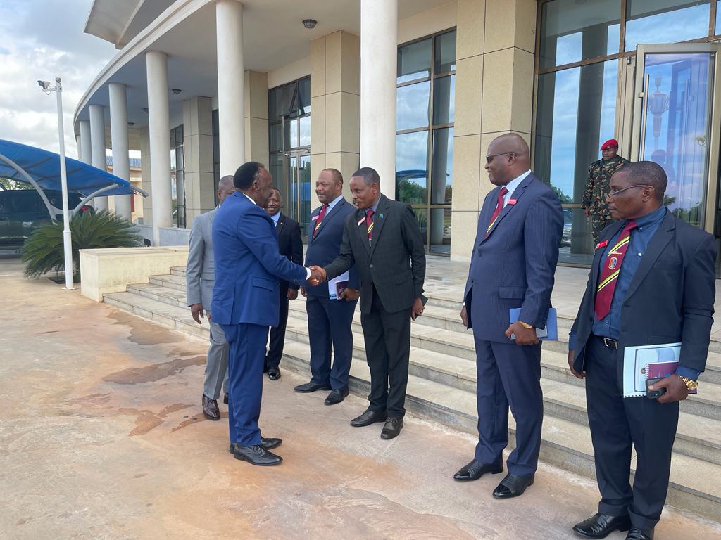 d_agom's tweet photo. On the invitation of the National Defence College of Tz,H.E Col (Rtd)High Commissioner of  Republic to URT gave a lecture on Uganda's foreign policy and diplomacy to 47 Students where 27 are from Tz and 20 are from other countries including Uganda... https://t.co/4q0kAThuVS