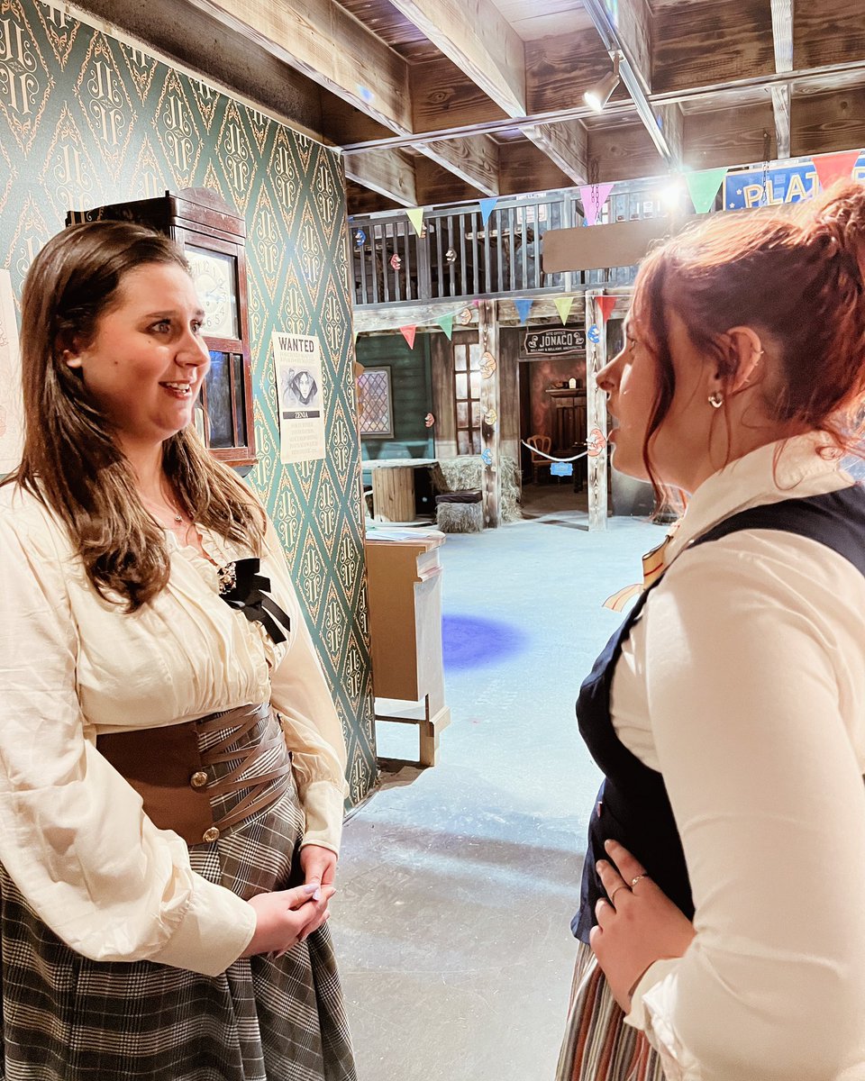 PhantomPeakUK's tweet photo. Pax listening to Perigate’s reasons for why they should be Mayor instead of Pocket👀 #phantompeak #phantompeakuk #platyworld #platypusparade #immersivetheatre #immersiveexperience #immersive #theatre #london #londonthingstodo #thingstodoinlondon #londonactivity #themepark https://t.co/E3bB6Q4owe