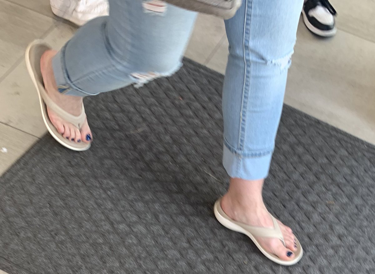WorldofToes's tweet photo. Beautiful blue toes to start off the spring!! 

#candidtoes #candidfeet #feet #toes #milf #milfeet #milffeet #milftoes #gilftoes #gilf #footfetish #prettyfeet https://t.co/T0I7XUEQx6