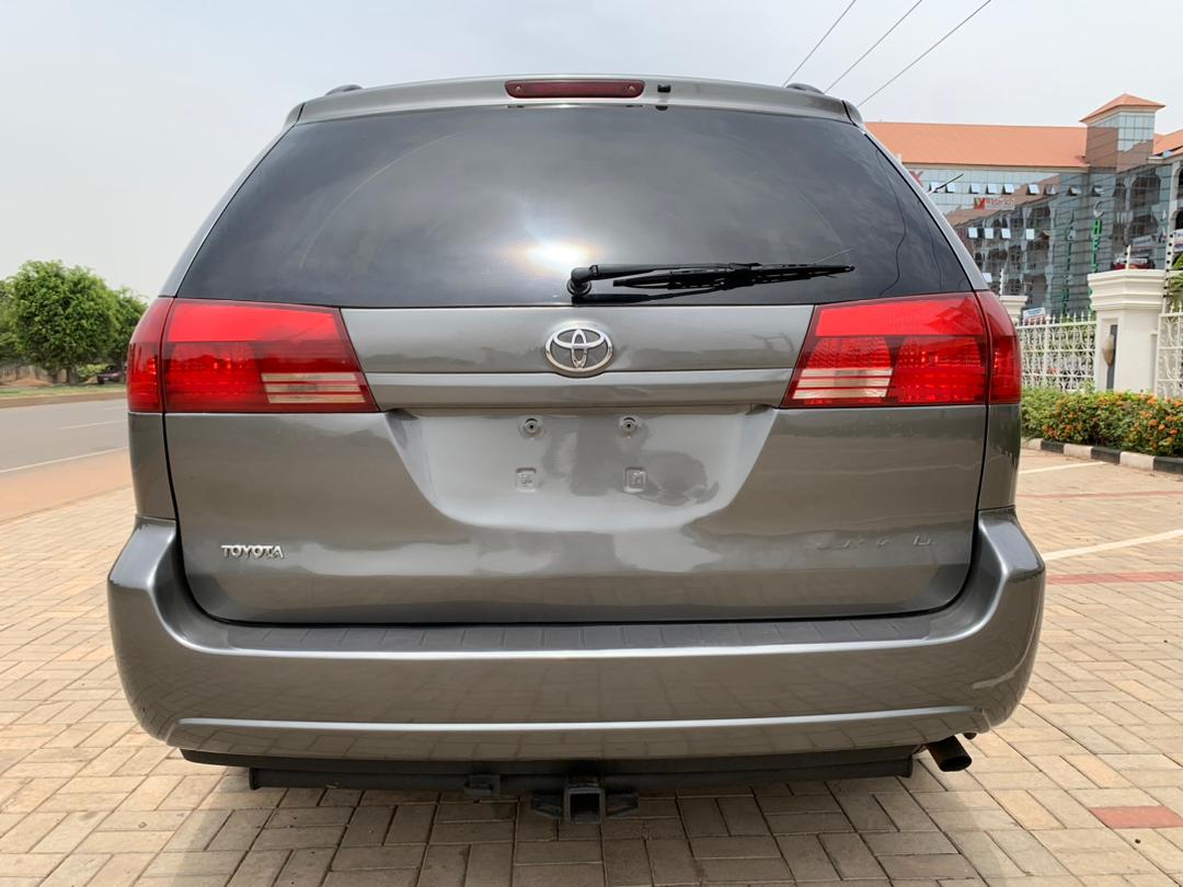 datogoniboy_'s tweet photo. New listing ( please Retweet)🙏🏾

Super clean pre-owned 2005 Toyota Sienna le available in excellent condition

☎️: 08118170832

Location: Abuja 

❤️‍🔥❤️‍🔥NEW Price: 2.8m duty
#AbujaTwitterCommunity

Kenneth | Hausa #BoseOgulu
| Deji https://t.co/GdffiWflvV