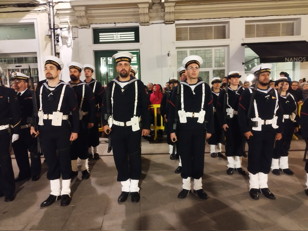 ✝️ Milleiros de persoas participan na Procesión da Virxe da Esperanza, na <a href="/semanasantalugo/">Semana Santa de Lugo 2024</a> . 

🗣️ Como manda a tradición, o paso é escoltado por soldados da Armada, encargados de interpretar a emotiva Salve Mariñeira.