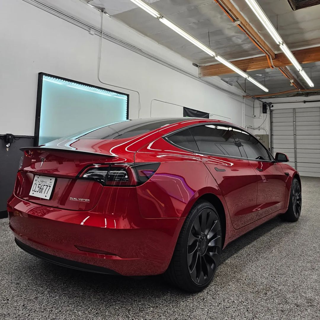 RaynoWindowFilm's tweet image. This Tesla Model 3 tinted with Rayno Phantom S9 nano carbon ceramic tint will reduce cabin temps and increase range. ⚡️

Thanks to Stay Kool Tinting in La Habra, CA for the great installation. Visit them today! bit.ly/3Mccmnq

#DealerLove #LaHabra #CA #Rayno #Tesla