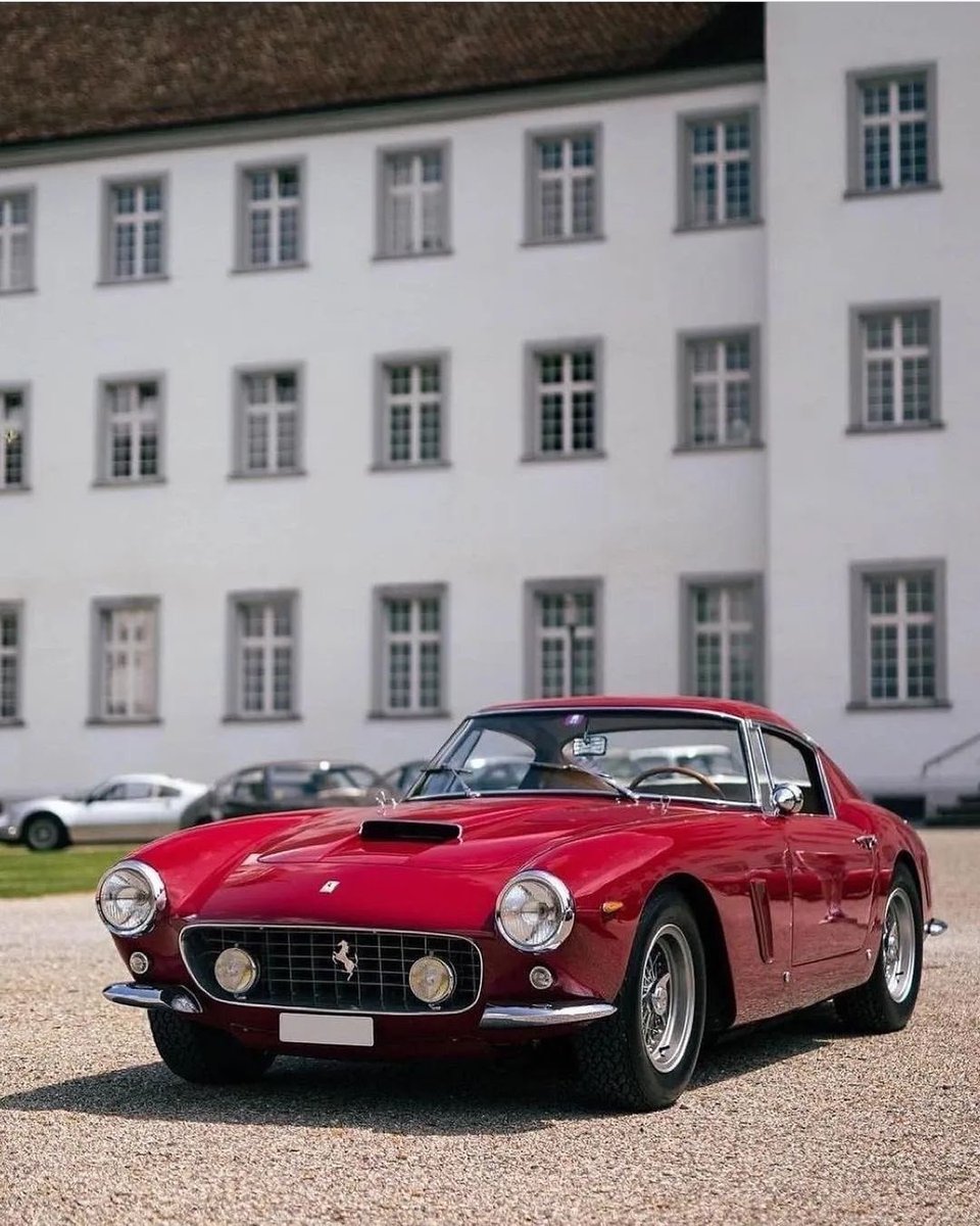 FastnFunded's tweet photo. Some cars need no caption - and no introduction.
The achingly beautiful 250 SWB qualifies.
๐ฎ๐น๐๐
#ferrari #250swb #ferrari250swb #ferrari_classiche
๐ธ@justinschmoeller https://t.co/WmuVd4VpB4