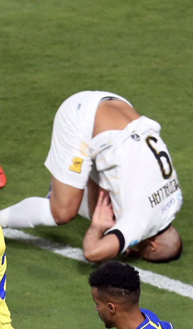 لا وصيك يا <a href="/Hamedallah_9/">abderrazak Hamdallah</a>
حركات السناب وكذا ننتظرها منك بعد تعاقد الاتحاد مع كريم بنزيما وركنك في الاحتياط 
#الاتحاد_ضمك