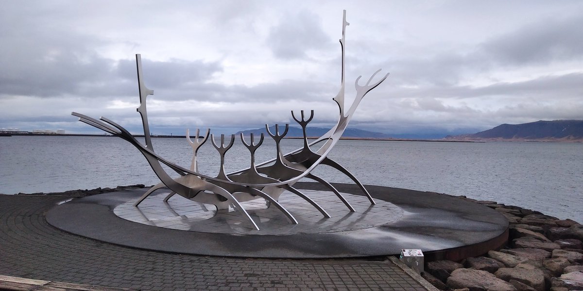 Weekend à Reykjavik pour clôturer cette semaine, Erasmus+, riche en découverteS! 🇮🇸🤍 
@isabellefalco