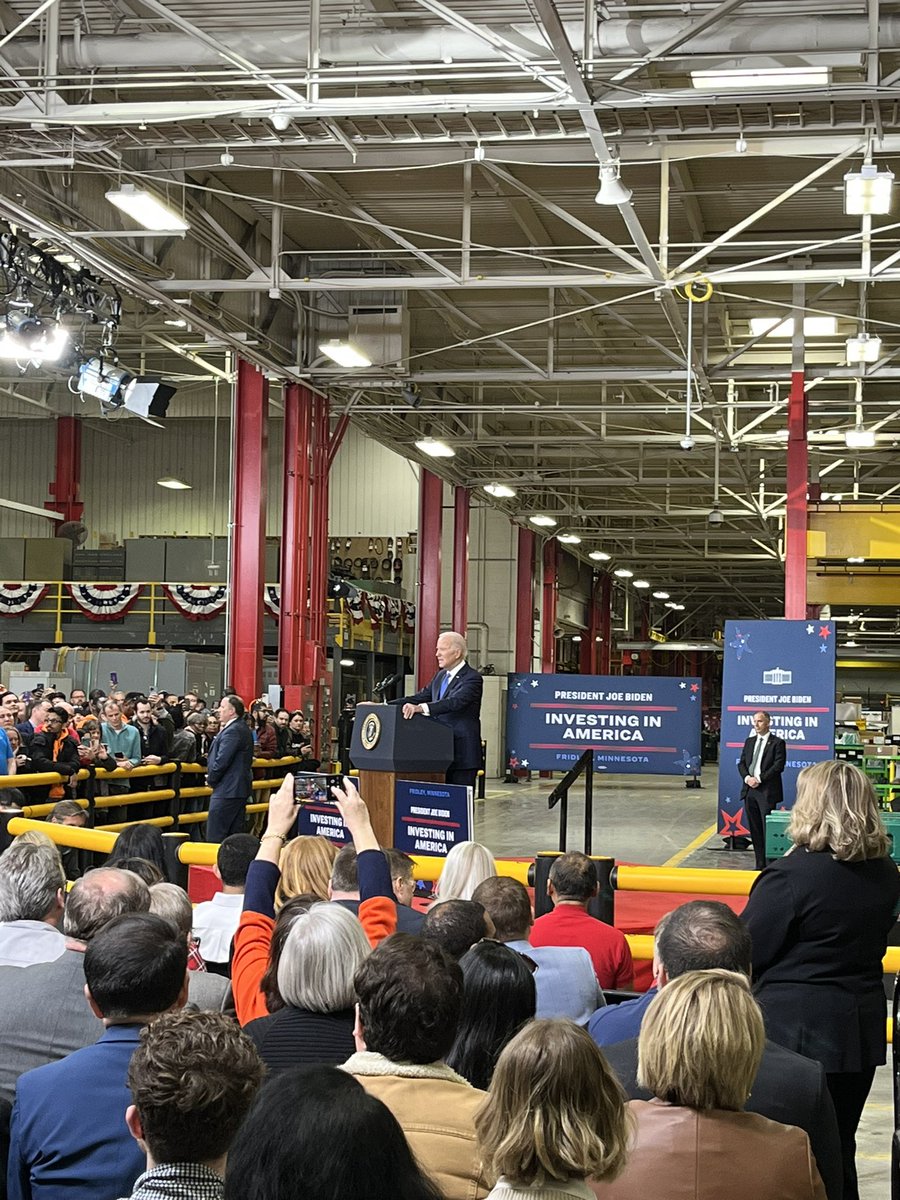 Cummins's tweet photo. What a day in Fridley!

“We are grateful to President Biden and Congress for the vision on clean energy and the confidence in American business to deliver on it,” said @Cummins’ Senior Vice President, Tony Satterthwaite. https://t.co/35d0bf4jBa