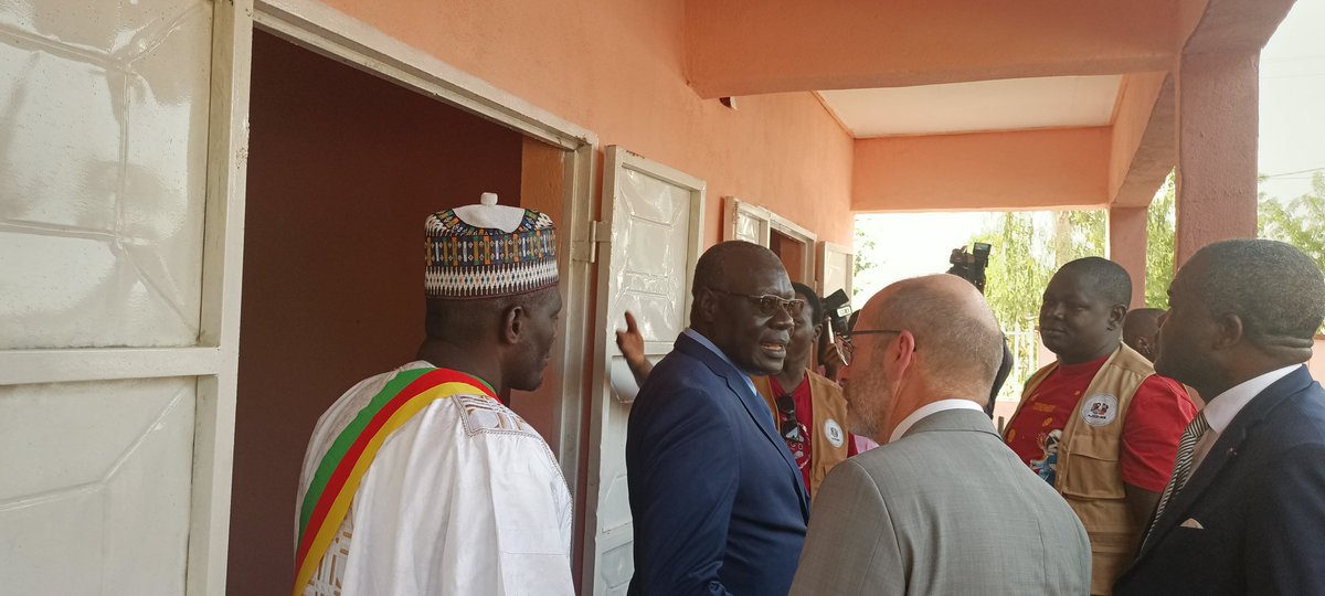 MFoutsou's tweet photo. Today, I began a working visit to the #North Region. The first stop was in #Pitoa, where I proceeded to inspect the construction site of the Youth Home and the laying of the foundation stone of the #MYEC. My heartfelt thanks to the local populations for the warm welcome. https://t.co/NWeR2xxFVb