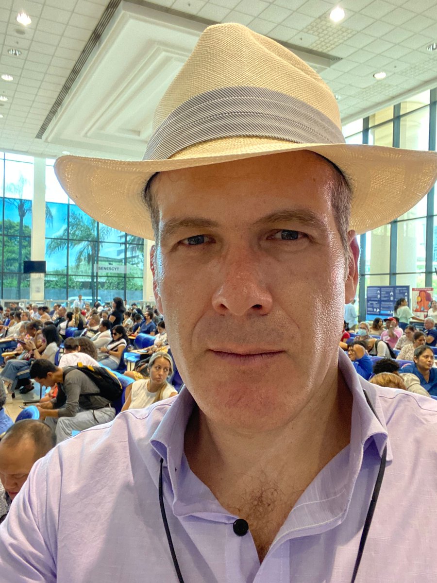 ALBERTOACOSTAB's tweet photo. No fue concierto de Bad Bunny... sino tratar de renovar un PASAPORTE.

Tiempo “RÉCORD”: cita a los 6 meses, y tramitación de 3 horas y 41 minutos.

INDOLENCIA hacia la Ciudadanos, pero cobran CARO ($90, el TRIPLE que un pasaporte europeo que permite entrar SIN VISA a más países). https://t.co/TXk5MHwzC4