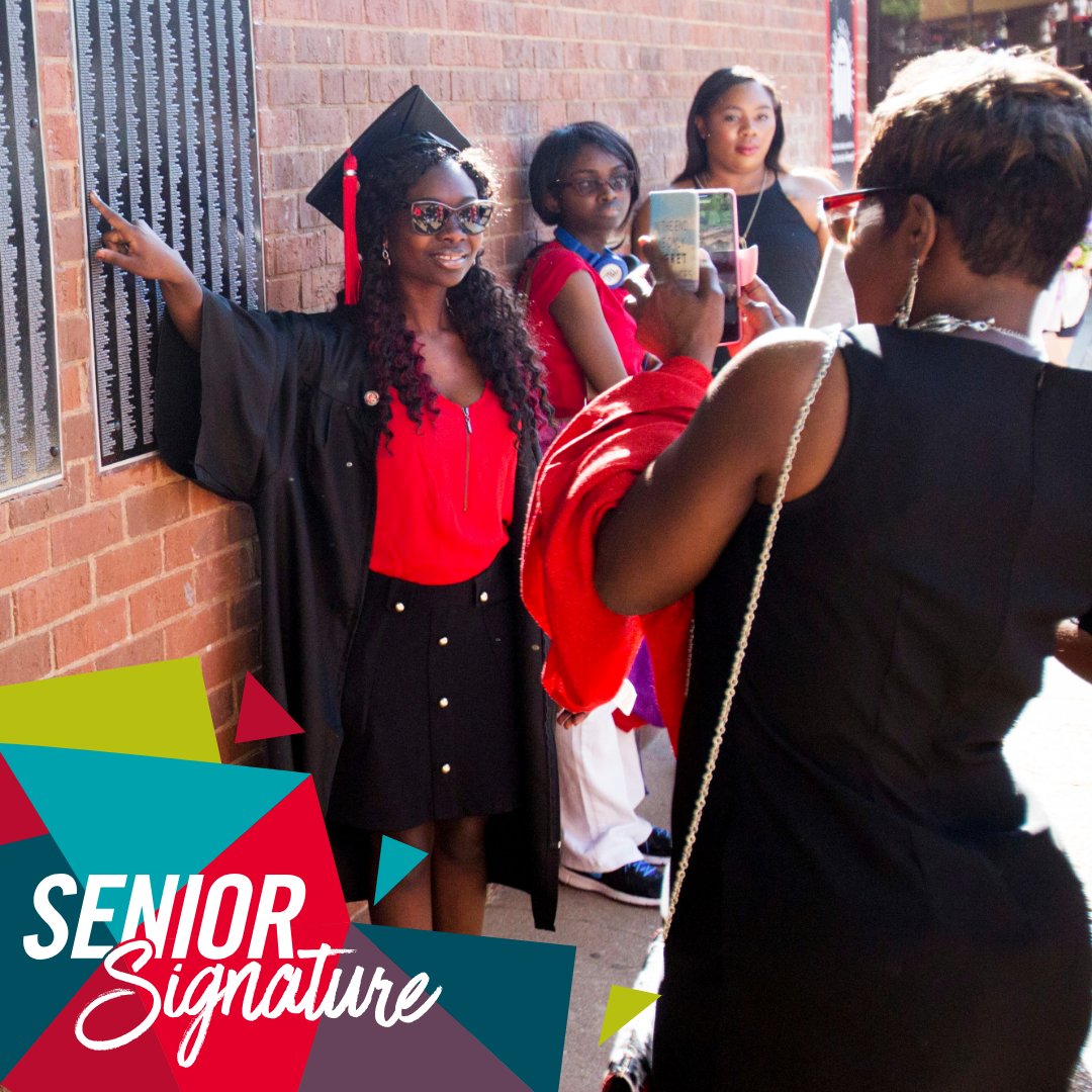 Senior Signature Deadline Extended‼️

#UGA23, still need to make your gift? We've extended the deadline to this Thursday, April 6, so you can make your mark.

Give now: ow.ly/u2MX50NzaQQ

#UGA #AlwaysADawg #NeverBarkAlone