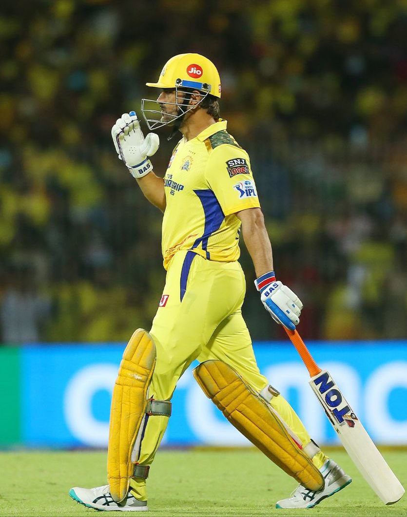 AsliHarsh_2000's tweet photo. MsDhoni Smashes back to back 6s &amp; completed 5000runs Congratulations✨🙌
 The Legend @msdhoni @ChennaiIPL 
https://t.co/zimtn6nT46
.
.
.
.
#MSDhoni𓃵 #CSKVSLSG #WrestleMania #Thala #ChennaiSuperKings #Chepaukstadium #delhimetro #LSGvsCSK #KLRahul #ViratKohli #Dhoni5000 #legend https://t.co/aAiDKmgIHJ