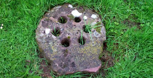 tourscotland's tweet photo. Tour #Scotland 4K travel video Blog, with #Scottish music, of a #Christian Medieval Marker or Boundary Stone on ancestry, genealogy, family history visit and trip to the church graveyard in #Collace, #Perthshire https://t.co/8J3sUF4zWF https://t.co/lyF0YWmqpy
